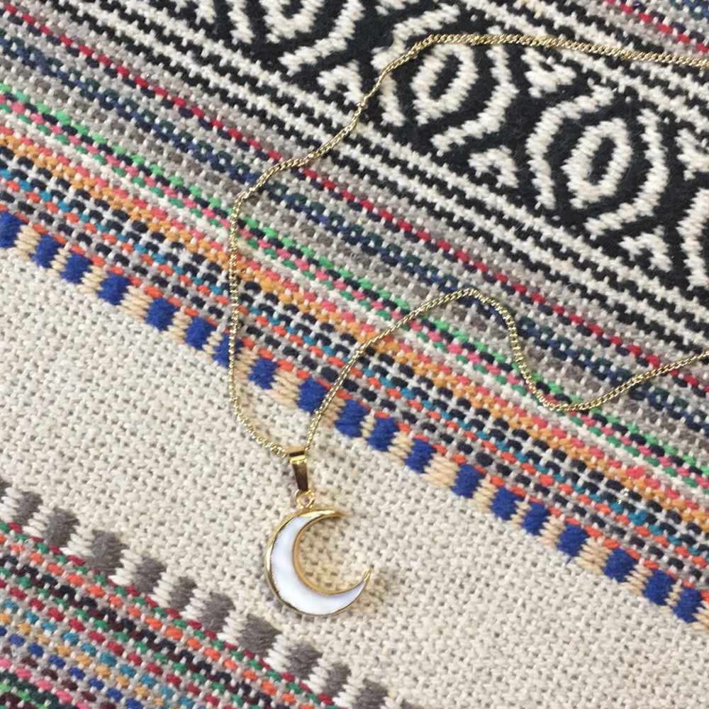 LAST 1 Crescent Moon 14K Gold plate shell necklace - Picture 6 of 7